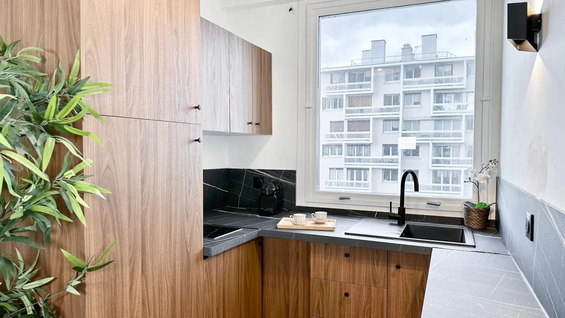 Spacious & Luxurious Flat In Montparnasse Paris