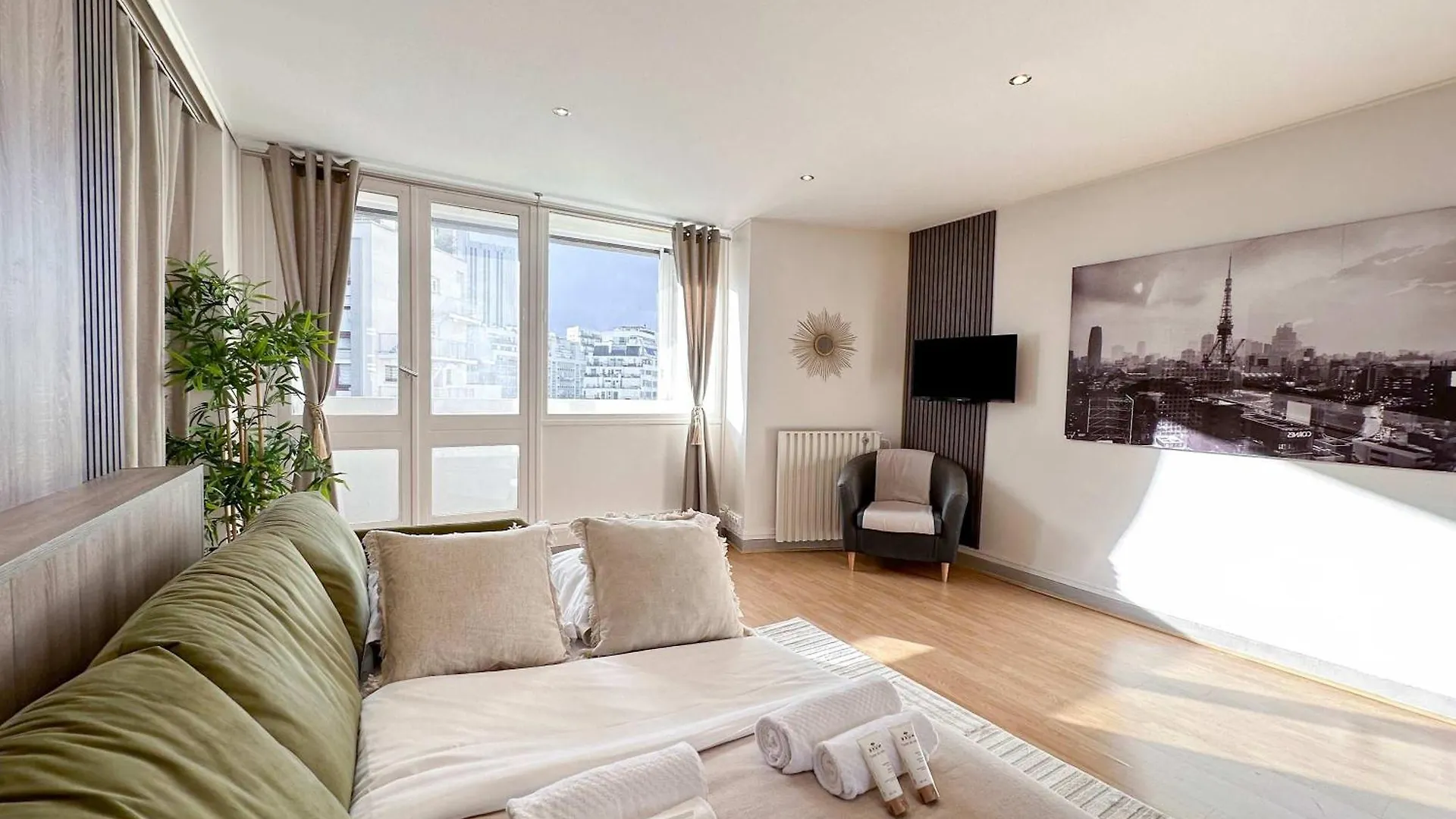 Spacious & Luxurious Flat In Montparnasse Paris Appartement