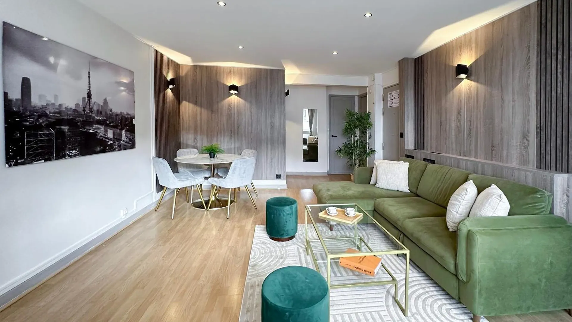 Spacious & Luxurious Flat In Montparnasse Paris France