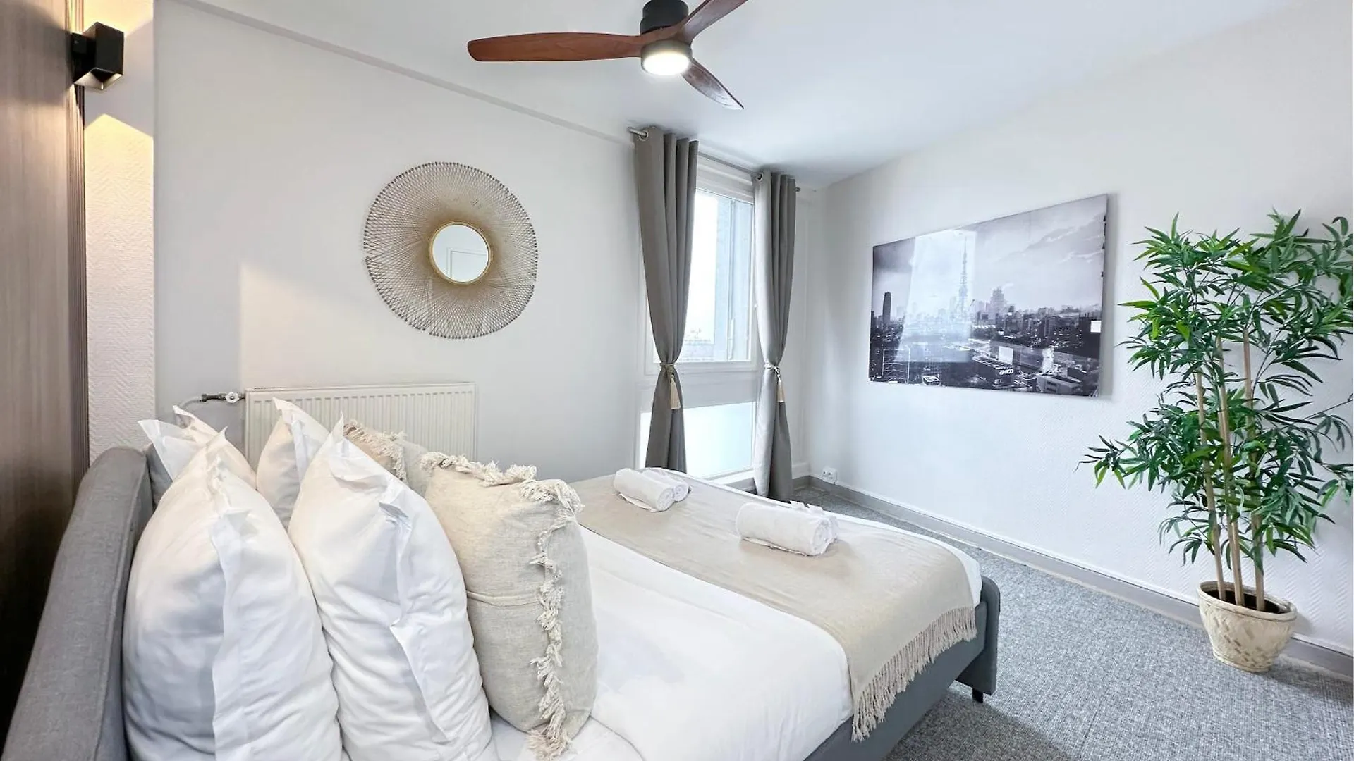 Spacious & Luxurious Flat In Montparnasse Paris