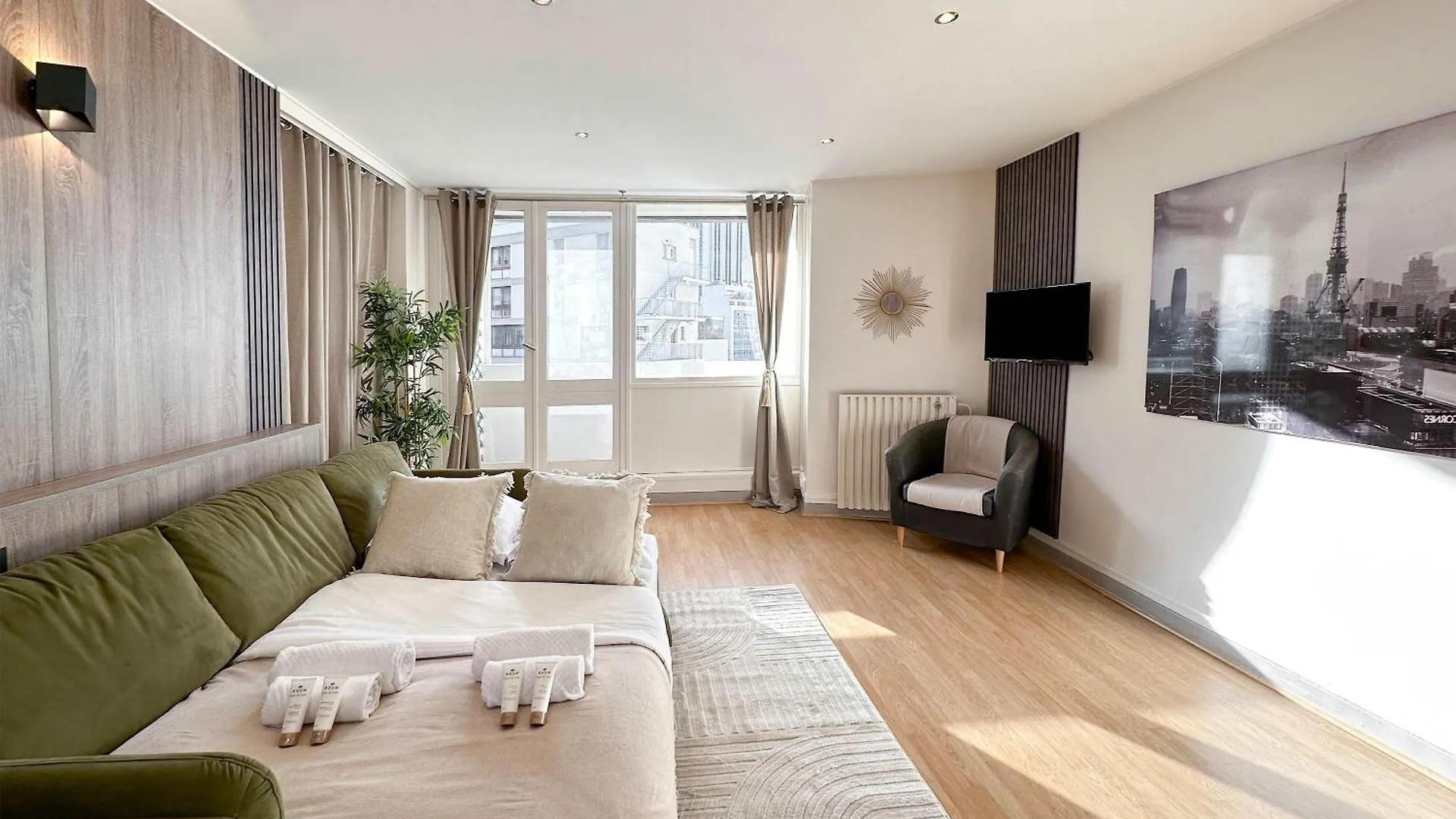 Apartment Spacious & Luxurious Flat In Montparnasse Paris France